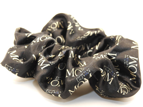 Srunchie ,,MOM'' - weil du jeden Tag Mom bist